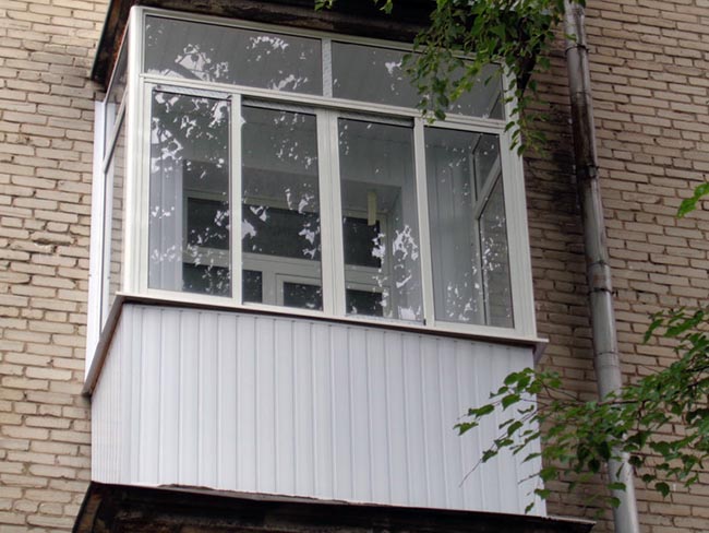 Остекление балкона в сталинке - сталинском доме Люберцы